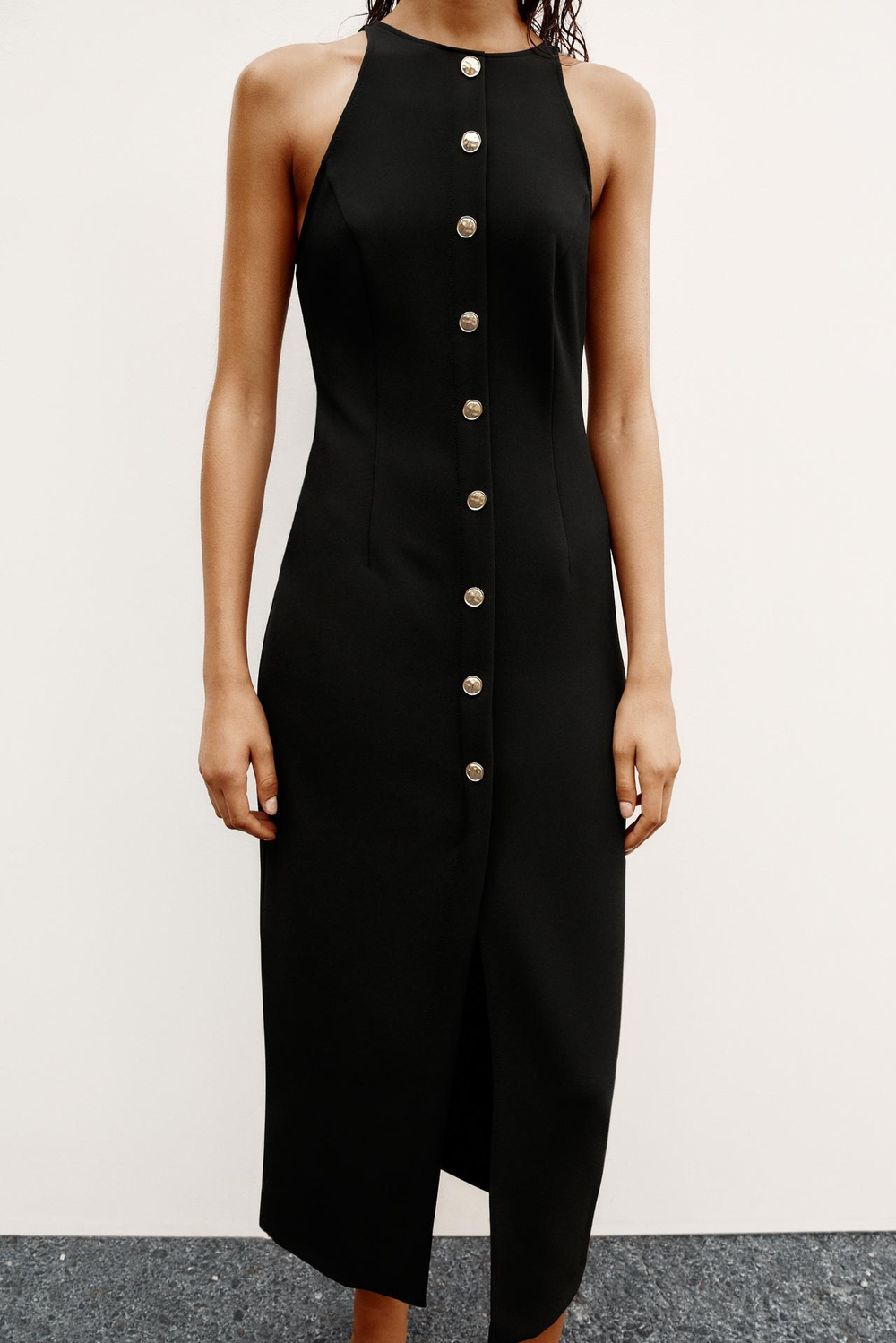 ZARA ПЛАТЬЕ-МИДИ ИЗ КРЕПА С ЗОЛОТИСТЫМИ ПУГОВИЦАМИ, ЧЕРНЫЙ