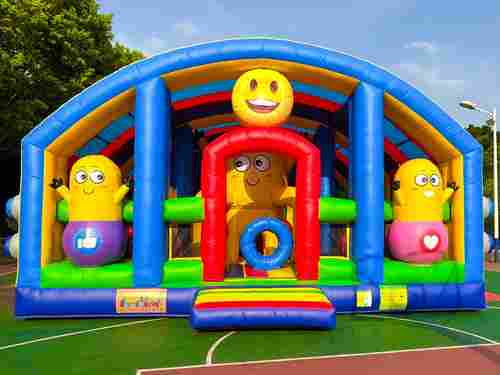 Коммерческий надувной батут «Смайлики» с крышей, размер 12*7,5*7 м