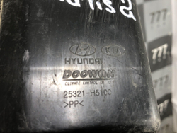 Дефлектор радиатора левый Kia Rio 4 (FB) 17-нв Б/У Оригинал 25321h5100