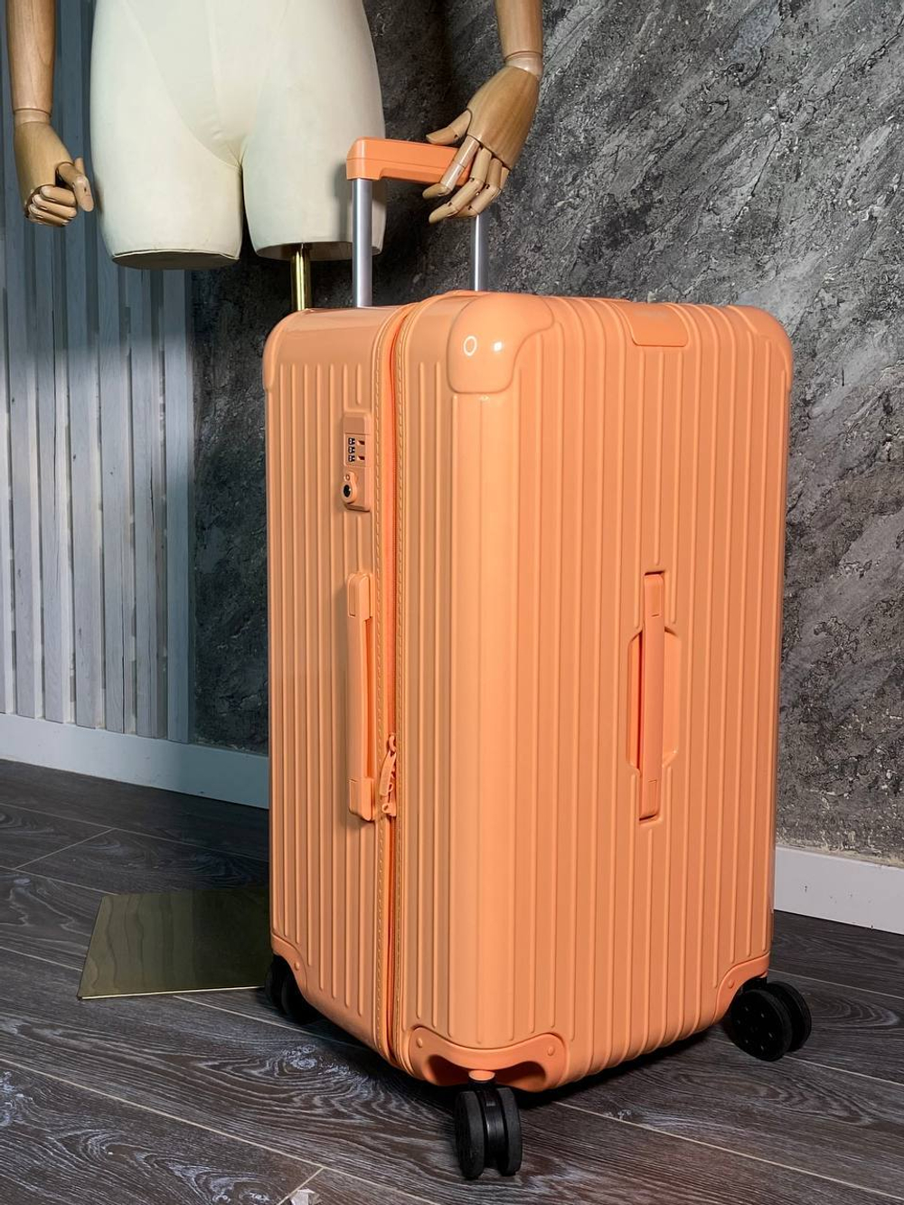 Чемодан Rimowa