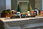 Конструктор LEGO Icons 10361 Holiday Express Train