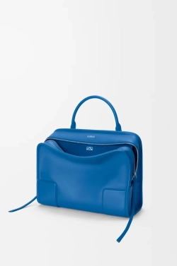 Loewe Большая сумка Amazona 180 из мягкой телячьей кожи, ярко-синий