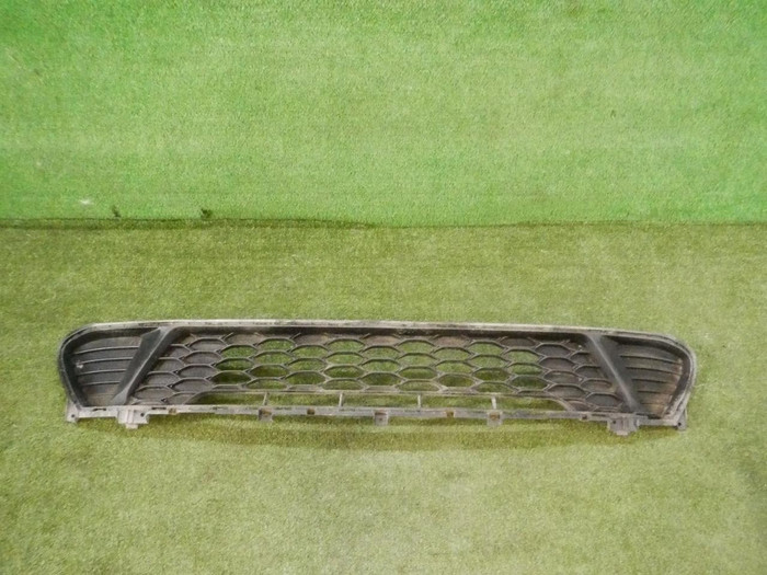 Решетка переднего бампера Kia Ceed 3 (2018-2021)