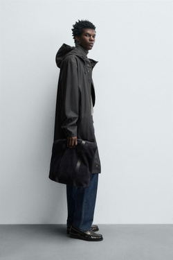 ZARA ПРОРЕЗИНЕННАЯ ПАРКА С КАПЮШОНОМ, ЧЕРНЫЙ