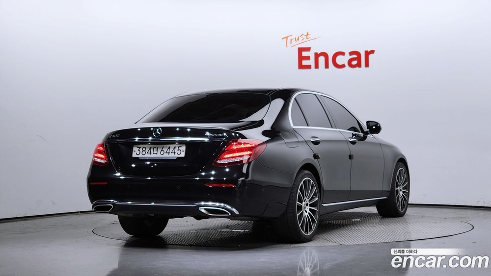 Mercedes-Benz E-Class W213 E300 4MATIC Avangarde (08.2019)