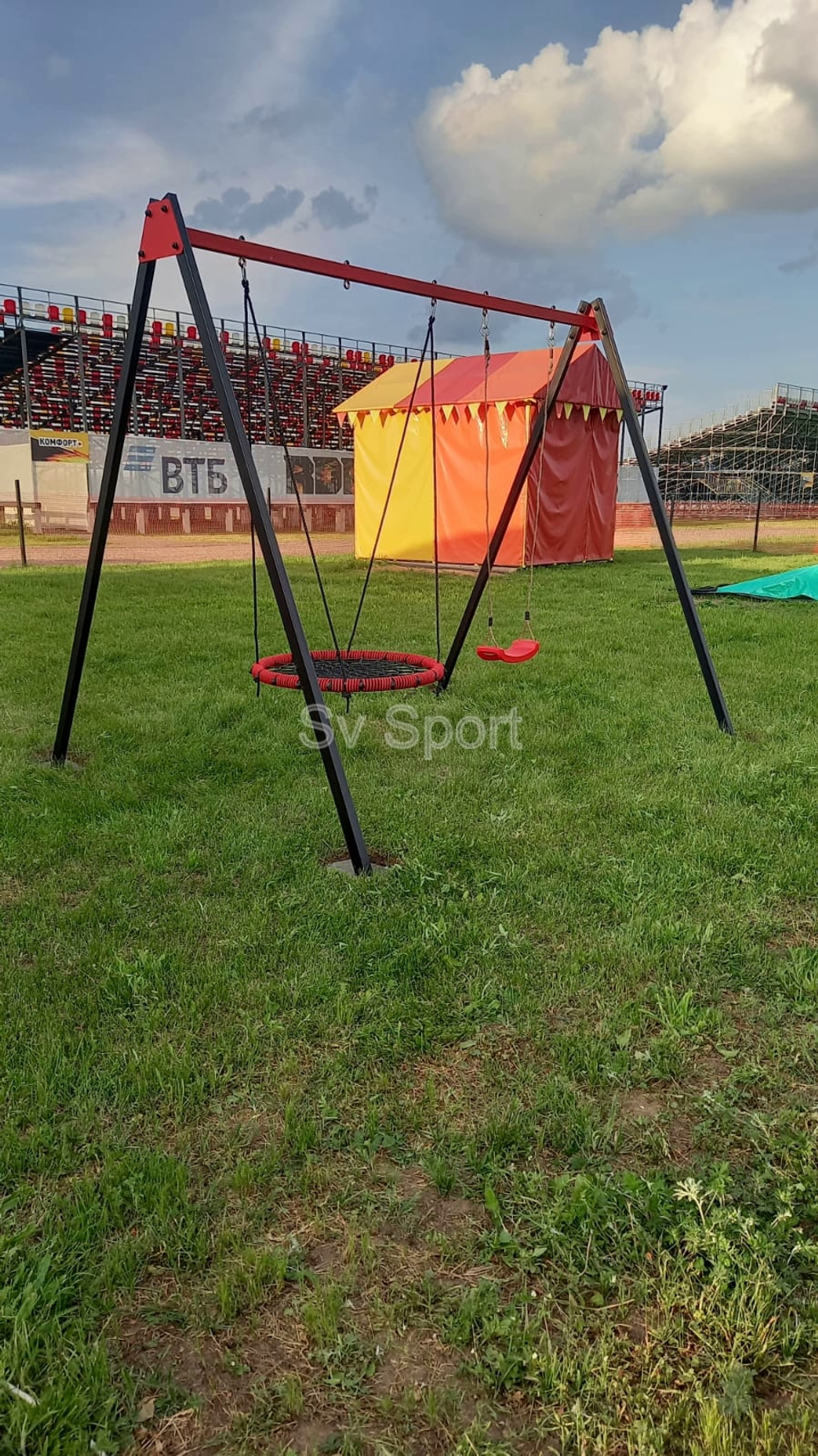 Монтаж уличных качелей Sv Sport