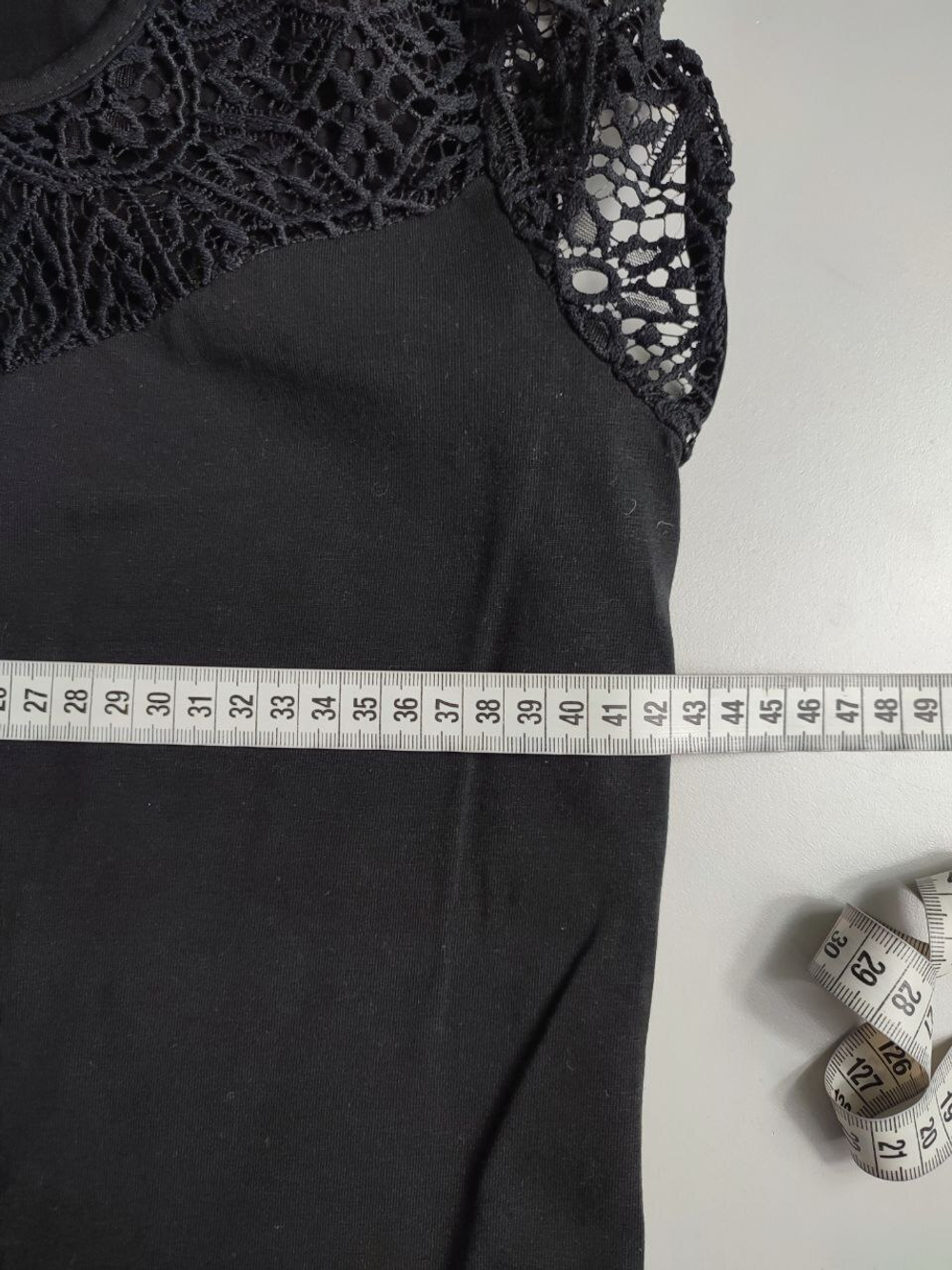 Блузка с кружевной отделкой 44 размер