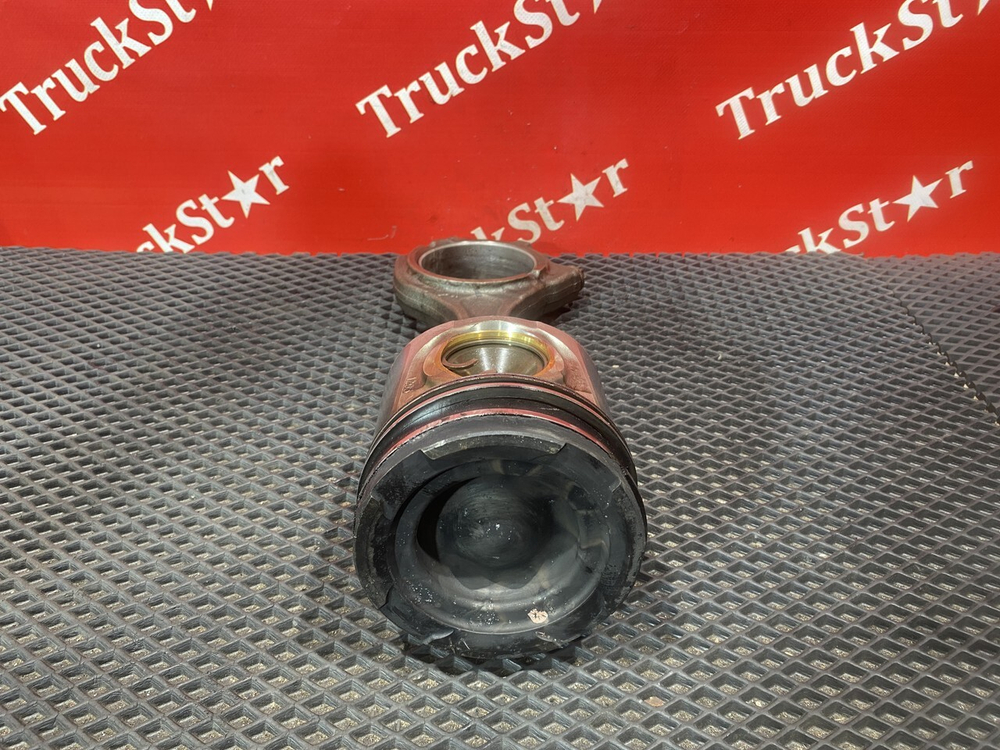 Поршень с шатуном