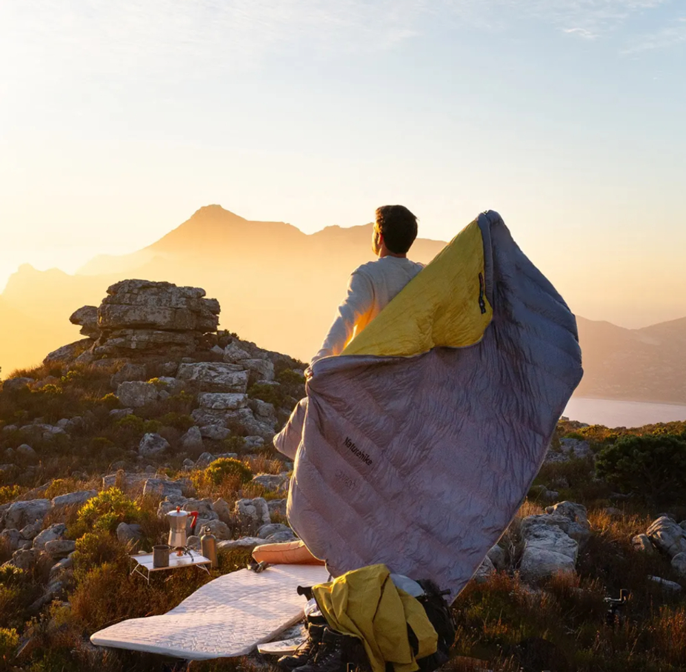 Мешок спальный Naturehike Ultralight CW400 M, 210х75 см, (правый) (ТК: +5C), серый