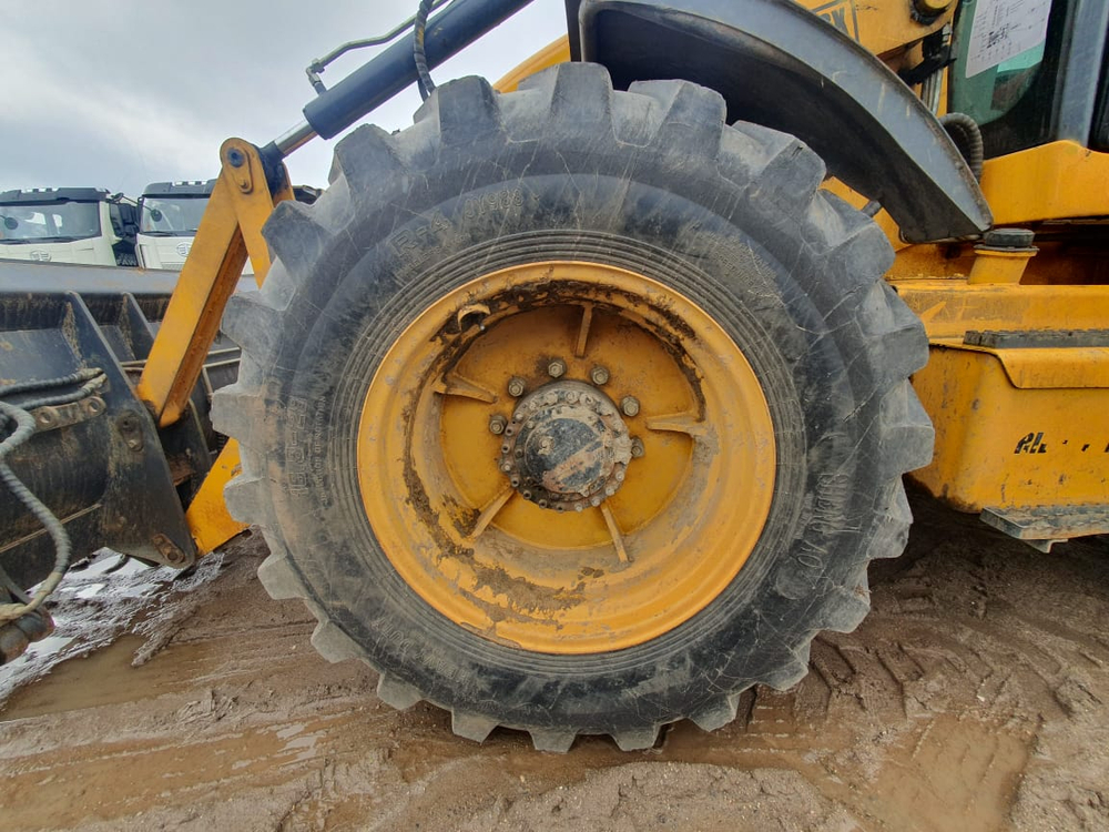 Bull 4SX Экскаватор-погрузчик 4SX-PLUS (Дизельный, 4,6 л, 116 л.с., АТ)