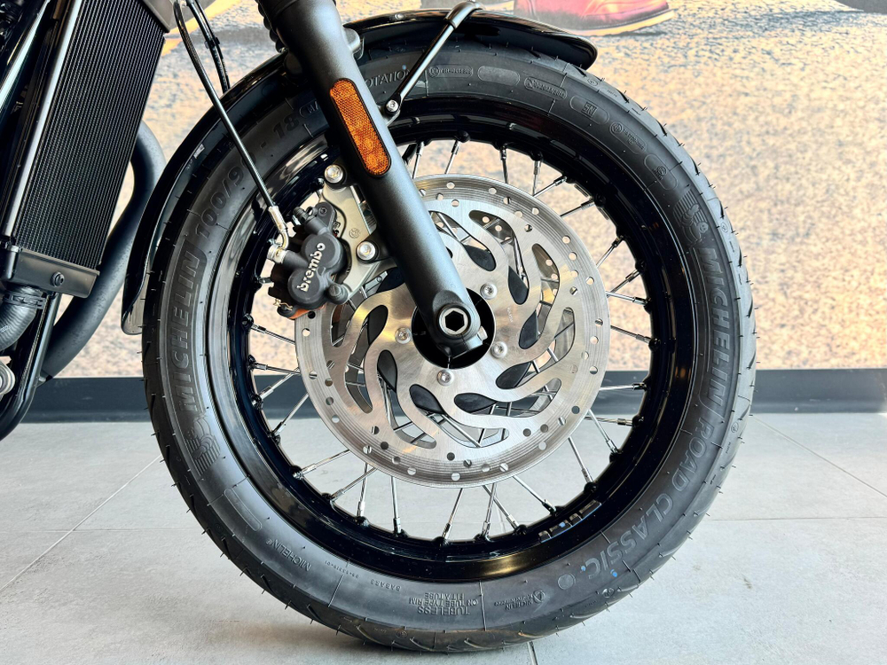 TRIUMPH BONNEVILLE T120 BLACK