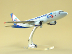 Модель самолета Airbus A319 (М1:100, Ural Airlines)