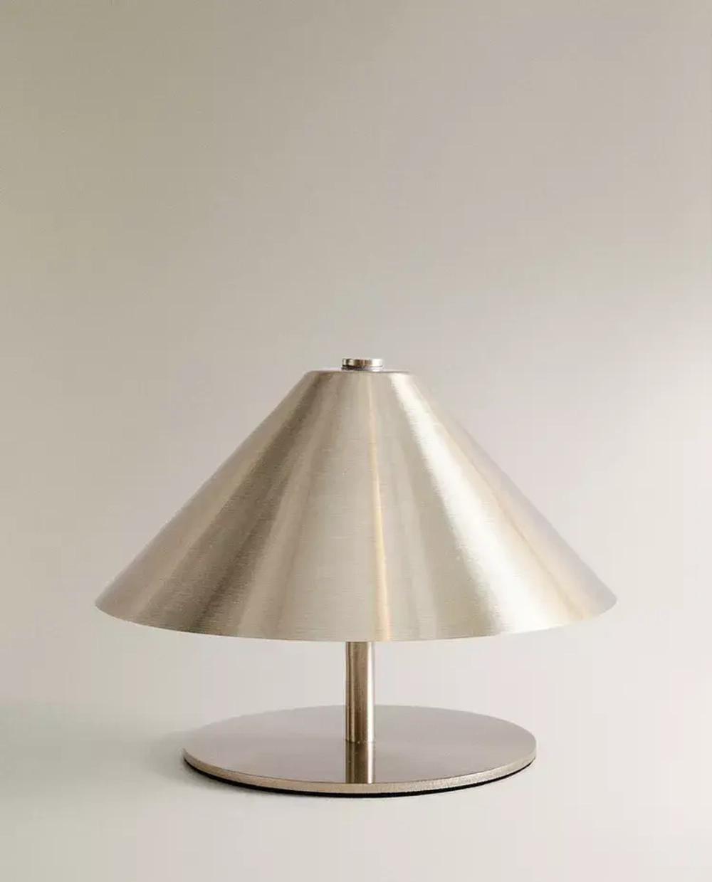 ZARA HOME БЕСПРОВОДНАЯ ЖЕЛЕЗНАЯ ЛАМПА, СЕРЕБРО