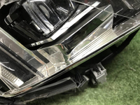 Битая Фара правая Cadillac Escalade 4 (14-20) LED