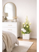 Напольная композиция из искусственных растений и цветов