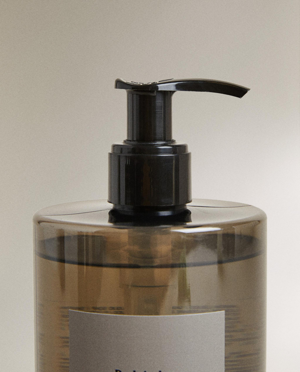 Zara Home Жидкое мыло Dark Amber 500 мл для рук и тела, парфюмированное, аромат восточный древесный
