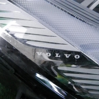 Фара правая Volvo XC60 2 (2017-2021) LED