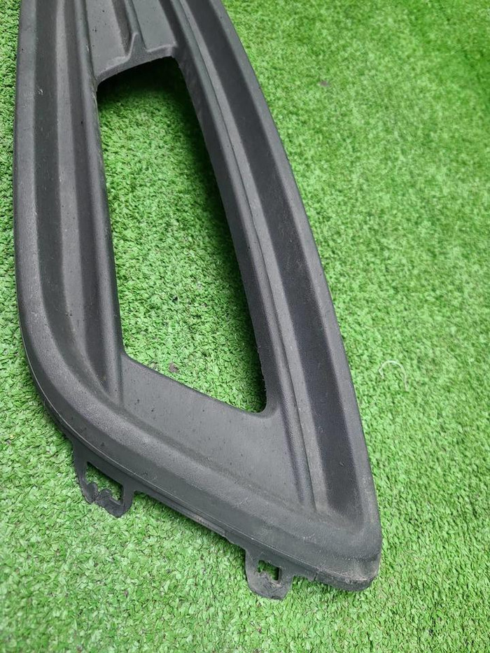 Накладка ПТФ левая Ford Focus 3 (2014-2019)