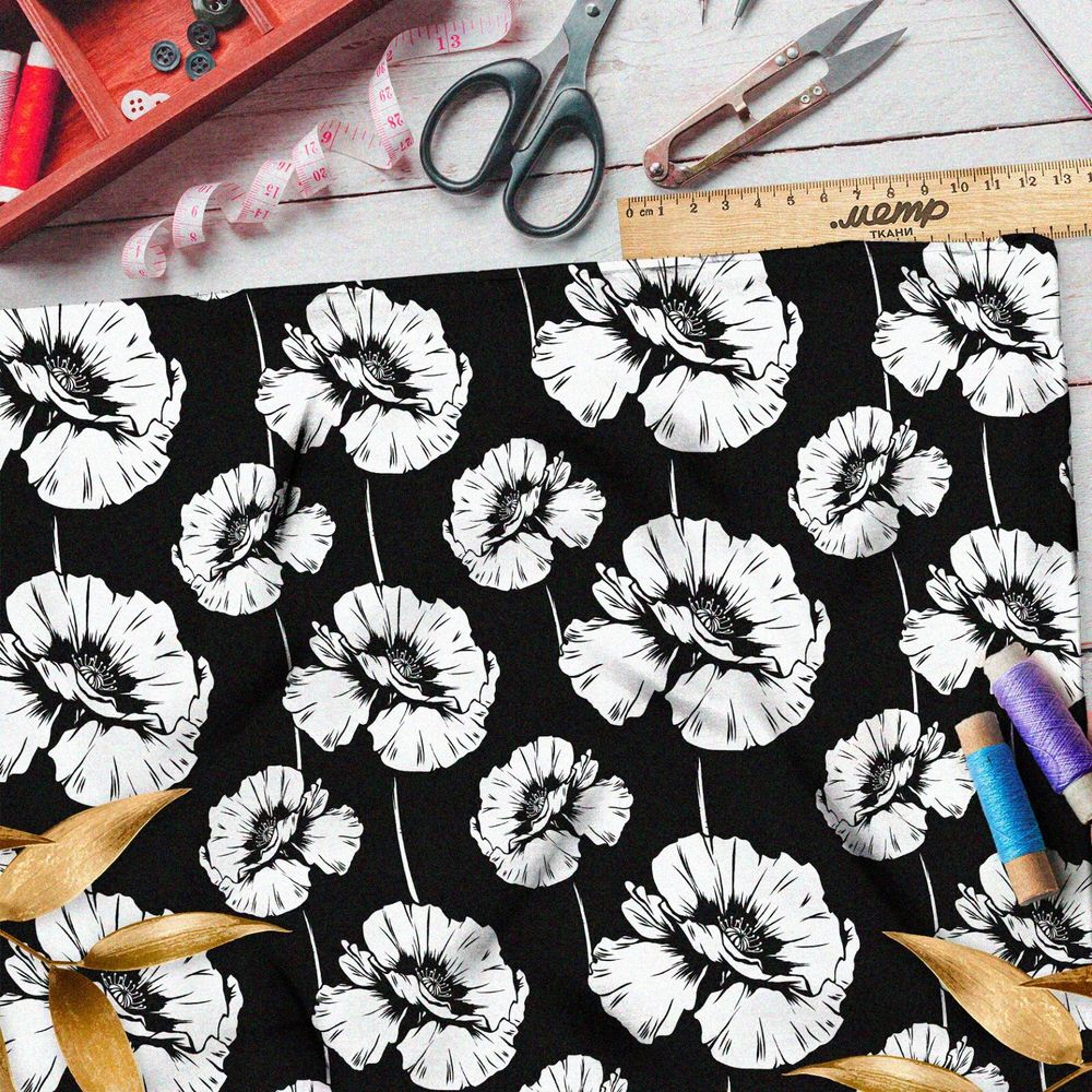 Ткань ниагара крупные белые маки на чёрном фоне