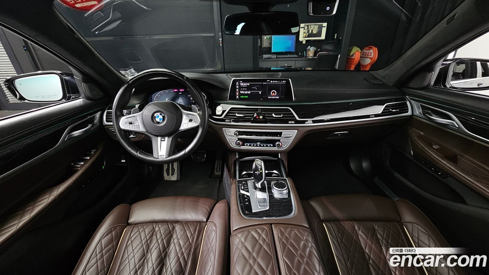 BMW 7 Series (G11) 740Li xDrive M Sports (04.2021)