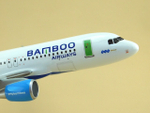 Модель самолета Airbus A320 (М1:100, Bamboo Airways)