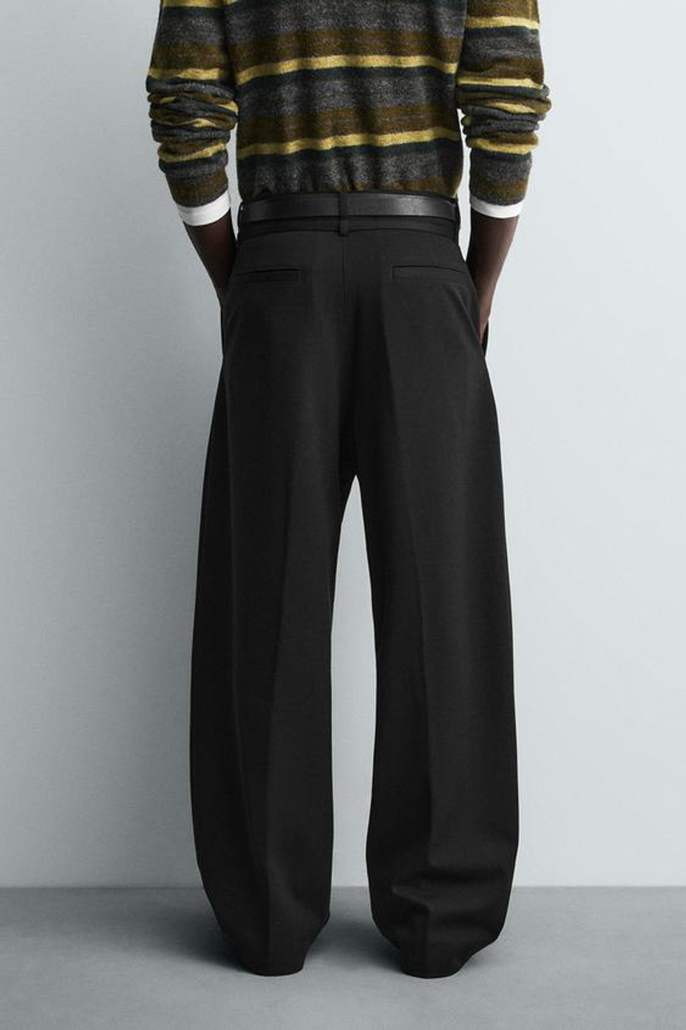 ZARA БРЮКИ BALLOON FIT С ЗАЩИПАМИ И ПОЯСОМ, ЧЕРНЫЙ