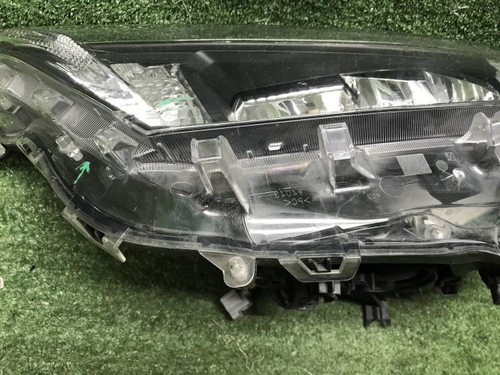 Фара левая Toyota RAV4 5 XA50 (18-нв) LED