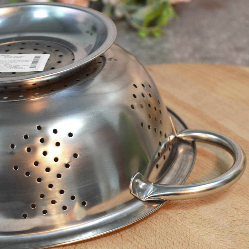 Дуршлаг 22см нерж с ручками на ножке