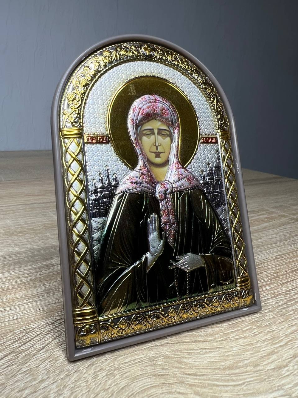 Матрона, икона арочная, пластик коричневый, эмаль 80х115