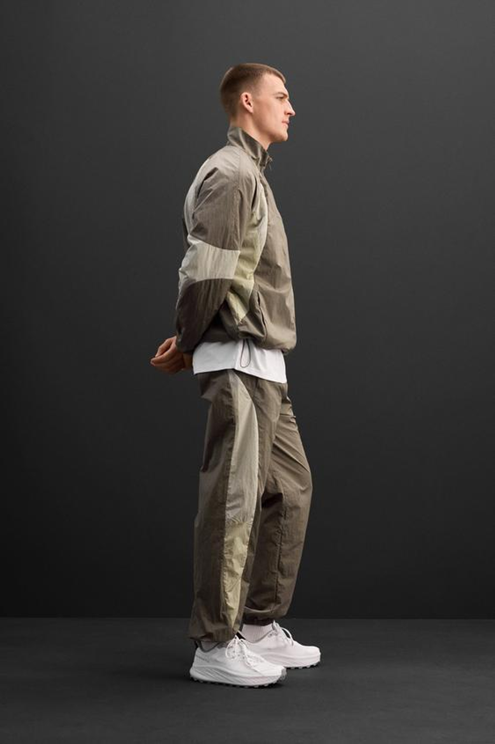 ZARA БРЮКИ-ДЖОГГЕРЫ В СТИЛЕ КОЛОР-БЛОК, ПЕСОЧНЫЙ