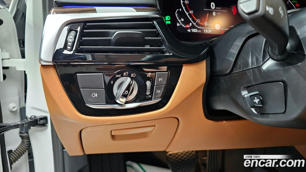 BMW 5 Series (G30) 520i Luxury (10.2022)