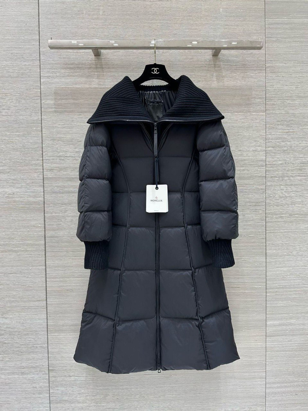 Пуховик Moncler