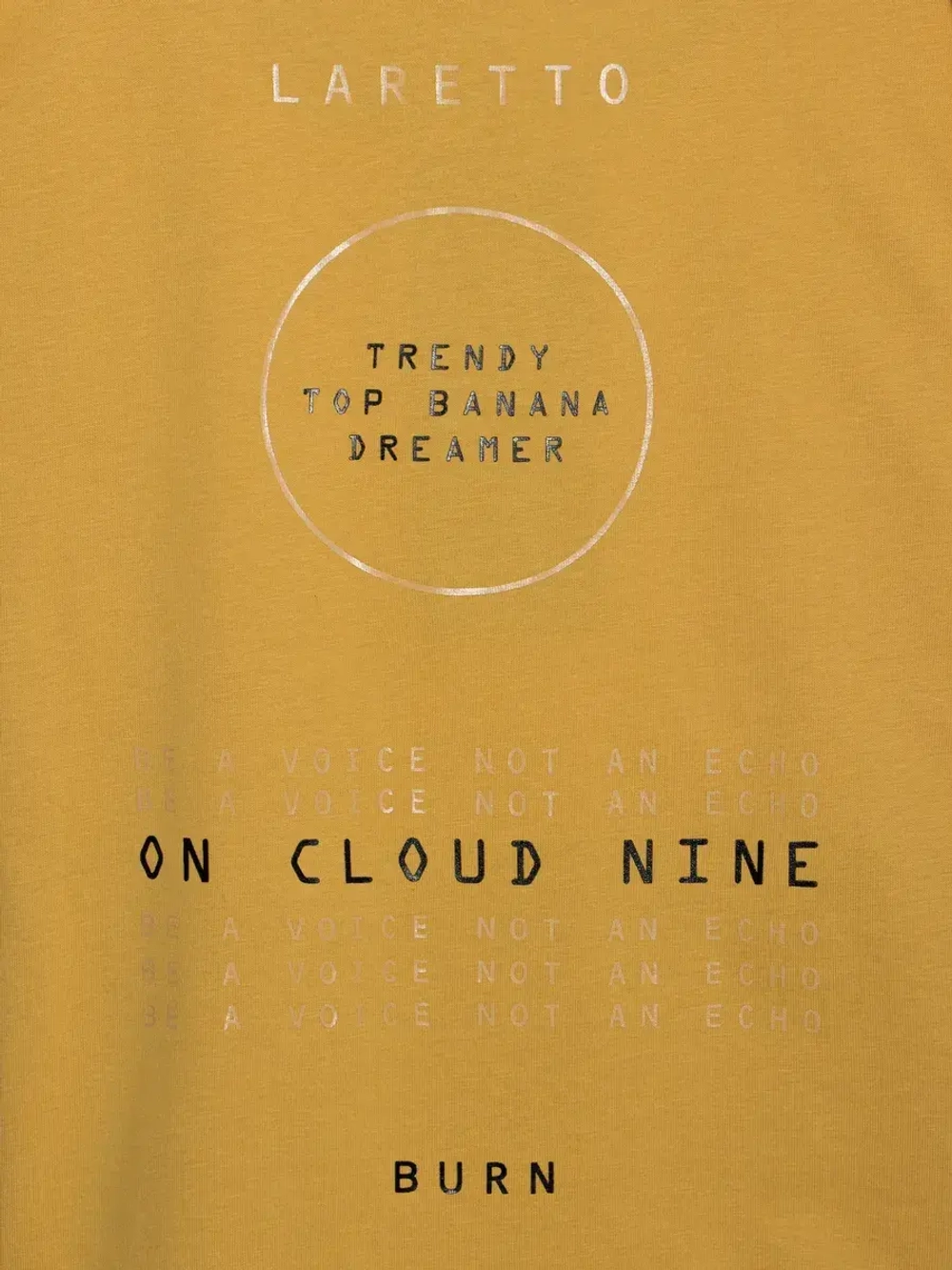 Футболка горчичного цвета для мальчика