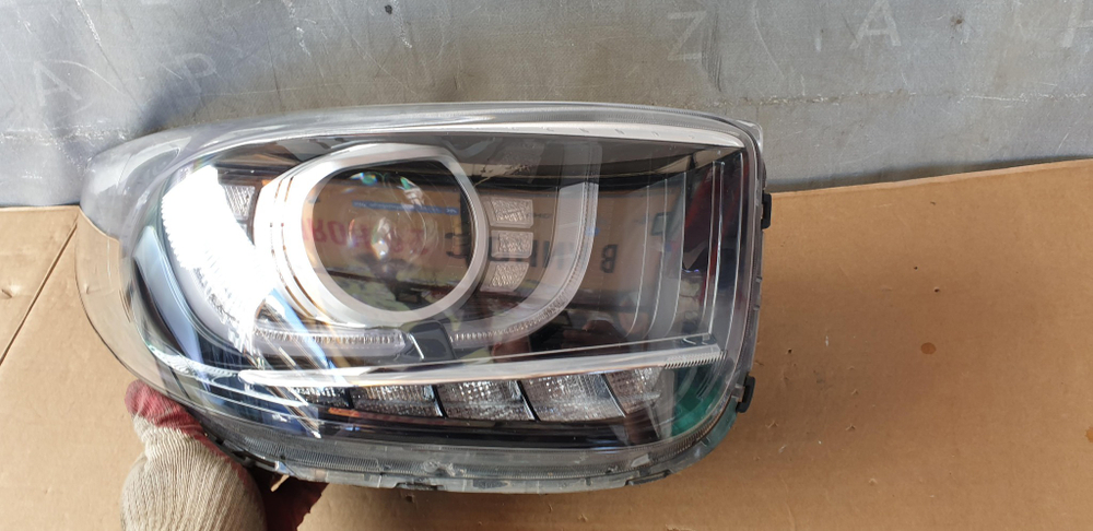 Фара правая Kia Picanto 3 (JA) 17-21 Б/У Оригинал 92102G6300