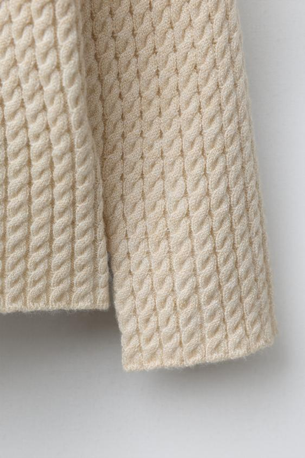 ZARA ВЯЗАНЫЙ ДЖЕМПЕР С УЗОРОМ «КОСЫ», ПЕСОЧНЫЙ МЕЛАНЖ