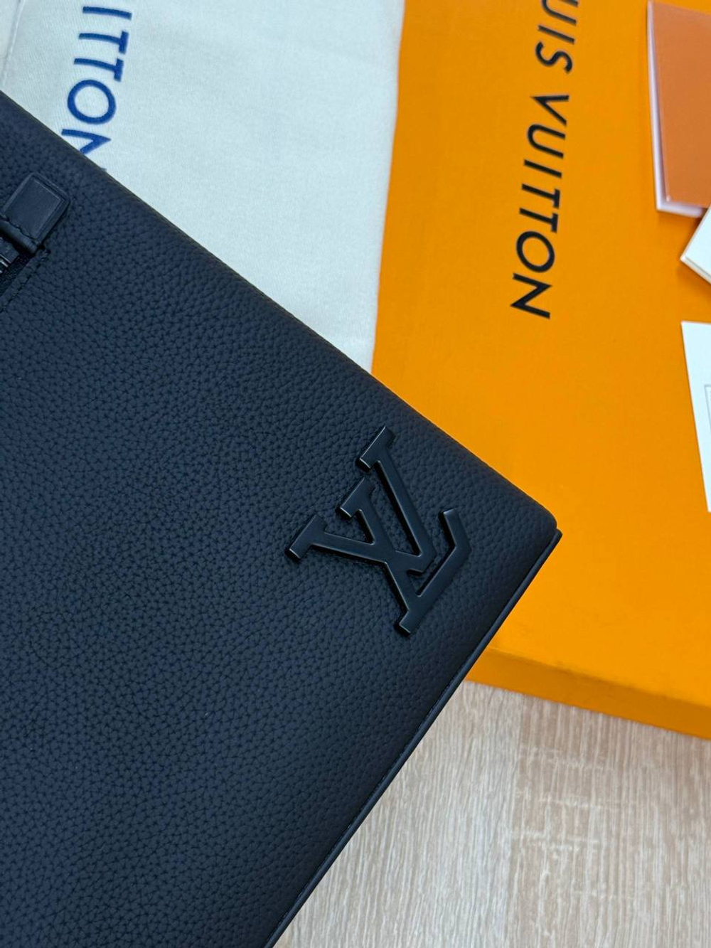 Клатч Louis Vuitton