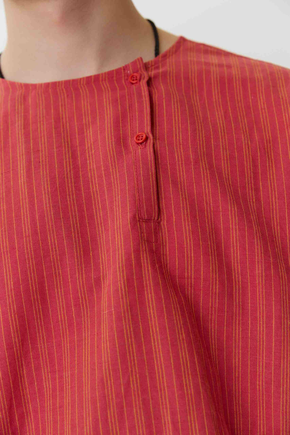 Косоворотка из красного льна в полоску