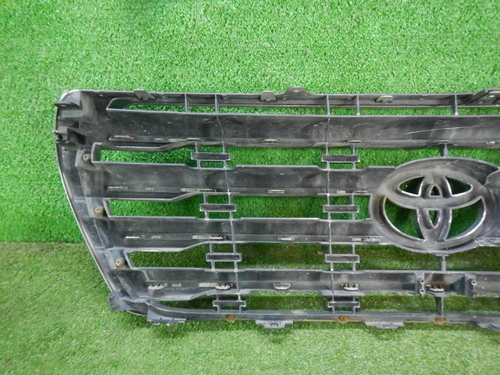 Решетка радиатора Toyota Land Cruiser 200 (2007-2012)