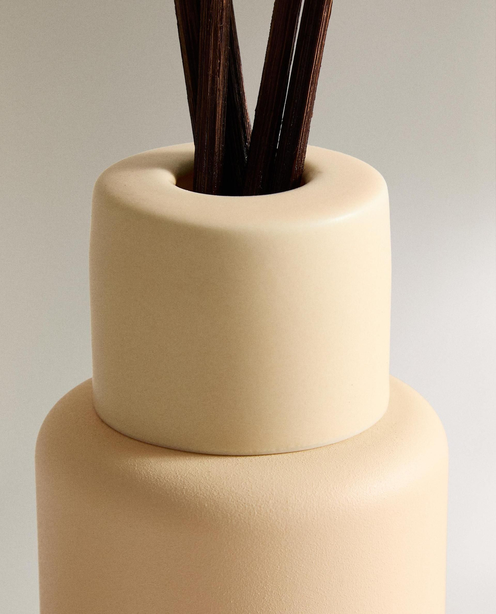 Zara Home - Освежитель воздуха mikado светящийся камелия, 95 мл