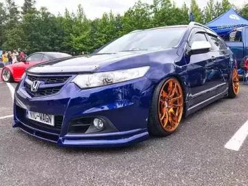 Юбка переднего бампера Modula для HONDA ACCORD 8