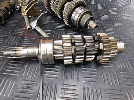 Коробка передач Suzuki GSX1300R Hayabusa 99-2007 (с копирным валом, вилками, валом переключения)