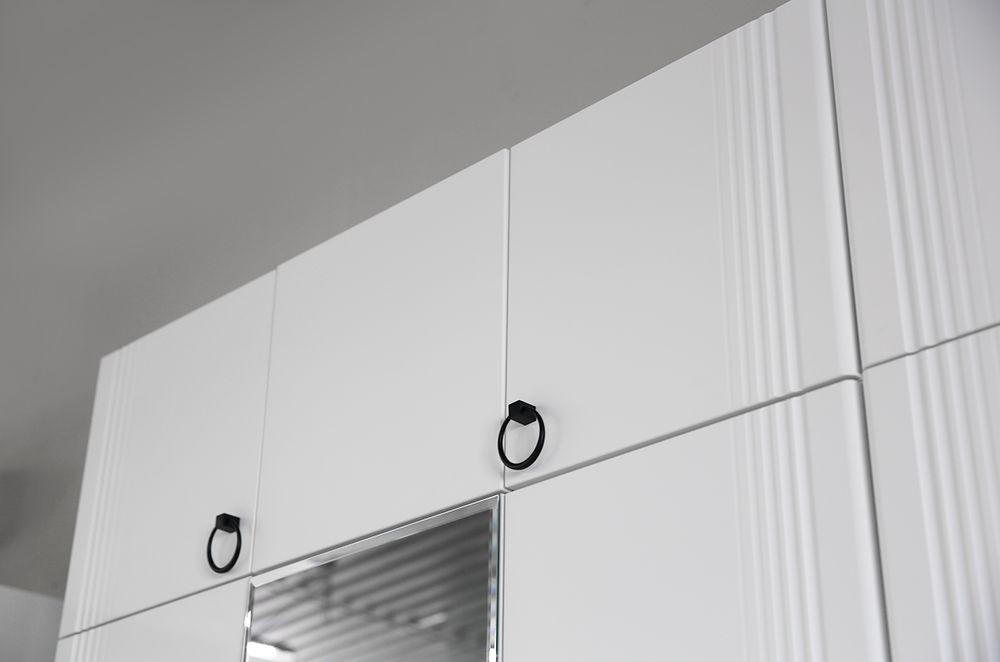 Антресоль трехдверная "Ева" 117.01 (белое дерево/белый матовый)