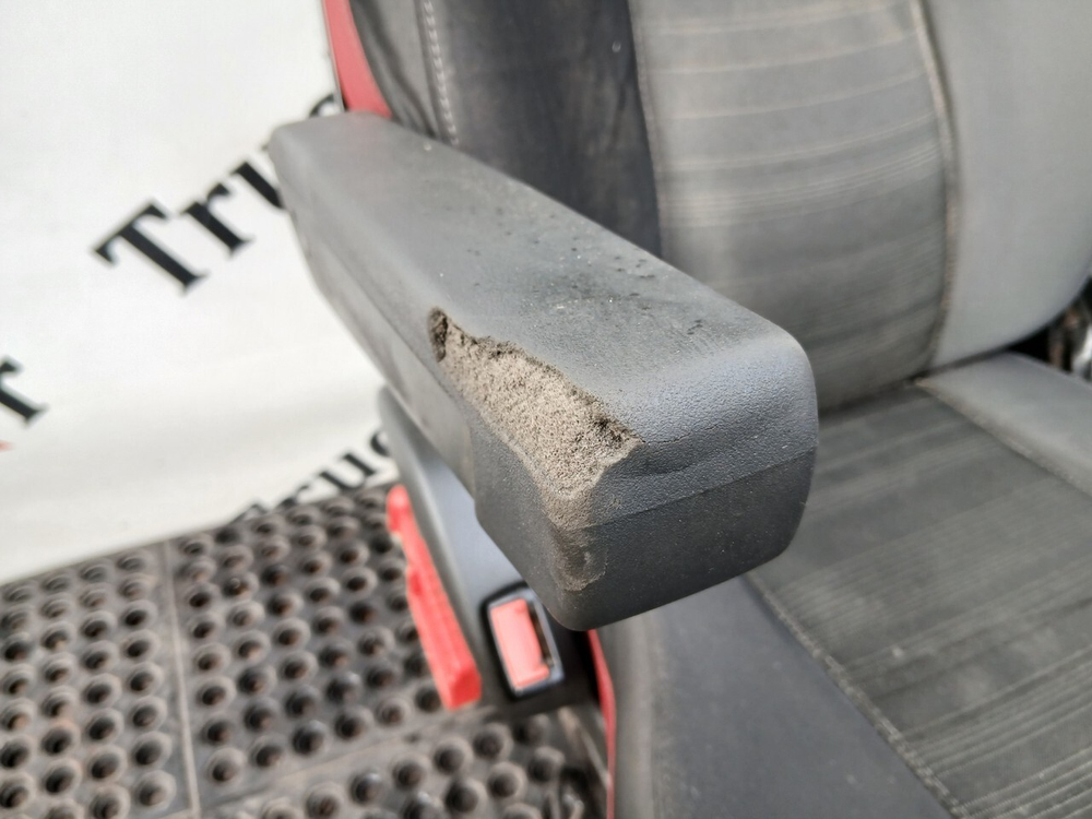 Комплект сидений пневматических 2017г