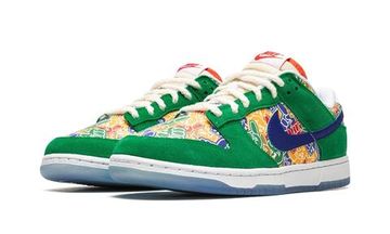 Кроссовки Nike SB Dunk Low "Foam Finger Stadium Green"
