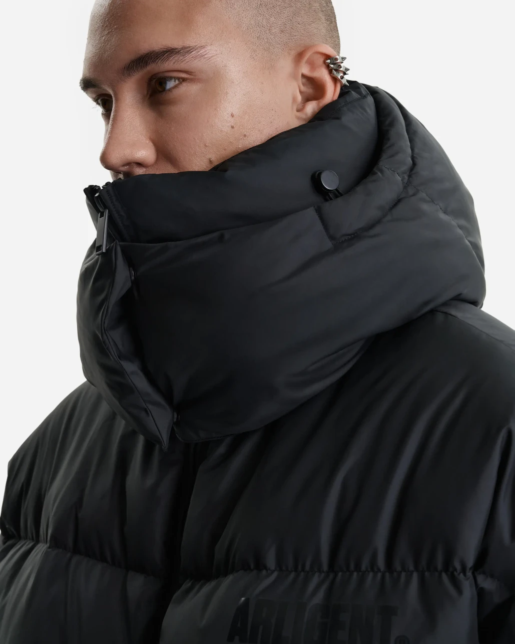 Гиперобъемный пуховик