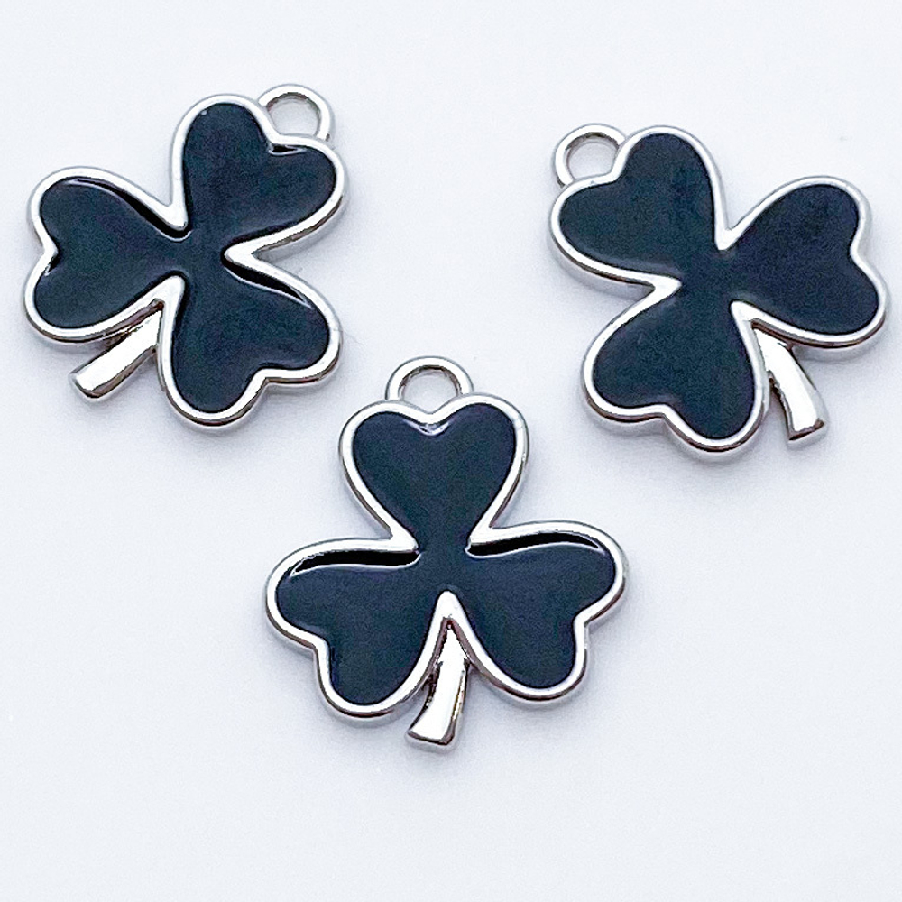 Подвеска Клевер, цвет серебро+черный, размер 13*12 мм, цена за 1 шт