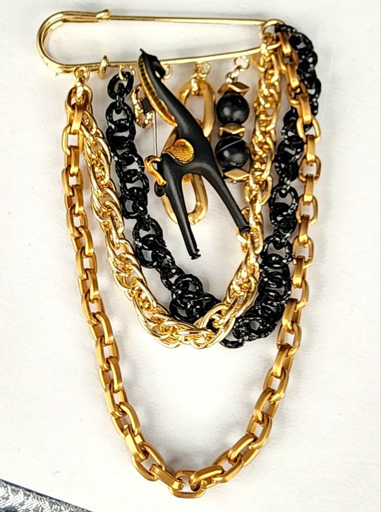 HMG 1348 Horse Брошь черная арт.1490