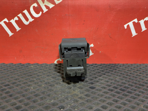 Кнопка ручного тормоза