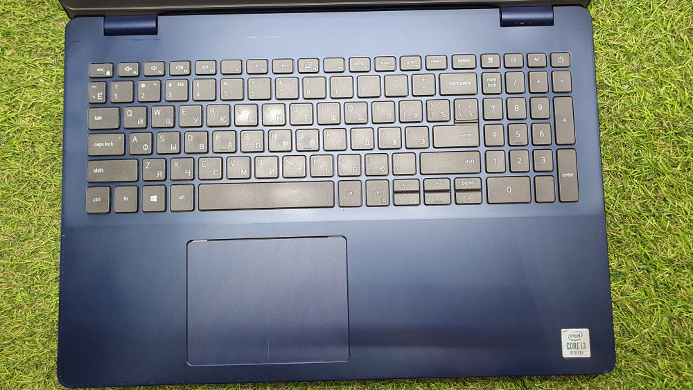 Ноутбук DELL i3-10/4Gb/FHD