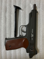 Страйкбольный пистолет